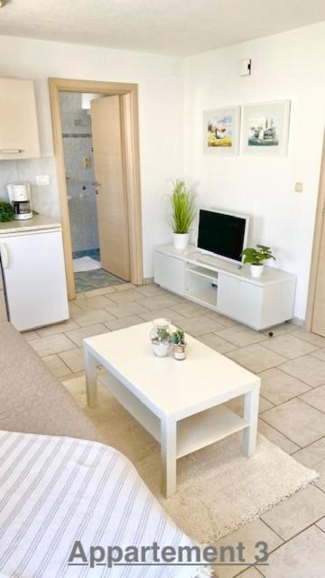 Croadriatic Apartments Vir Exterior photo